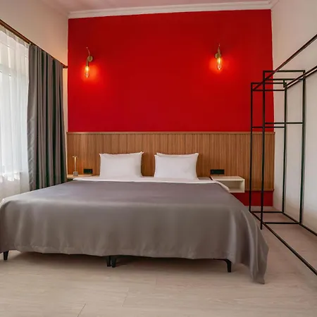 Ola Hotel *